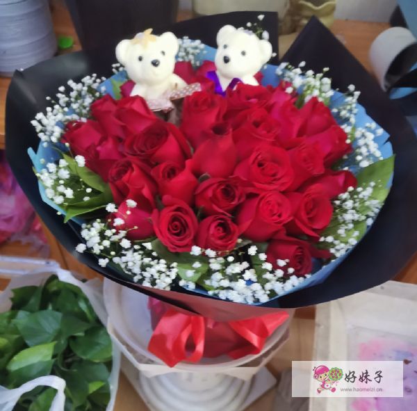德阳鲜花预定买的33枝红玫瑰,德阳市情人节送花上门的